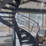 ferronnier et métallier à Villeneuve Loubet Alpes-Maritimes et Monaco escalier en fer forgé modern