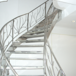 ferronnier et métallier à Villeneuve Loubet Alpes-Maritimes et Monaco escalier en fer forgé