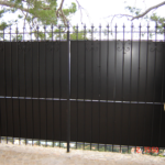 Grilles de défense et portails en fer forgé moderne dans les Alpes-Maritimes et Monaco